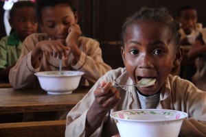 School & community nutrition program in Madagascar. Credit Stephanie Malyon CIAT.jpg
