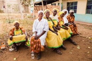 Kenyan Huruma women's group add value to staples such as maize by turning them into baked goods for sale in markets.